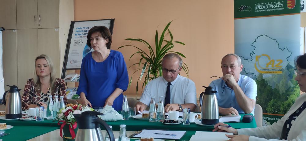 Zdjęcie galerii artykułu: Przemawia Dyrektor PUP dla PN Pani Teresa Klimek - Przemawia Dyrektor PUP dla PN Pani Teresa Klimek