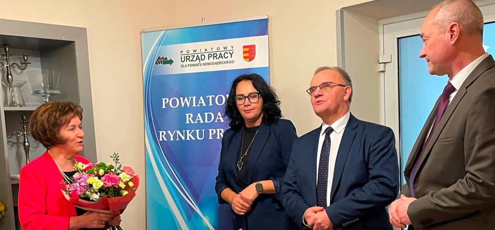 Zdjęcie galerii artykułu: Gratulacje dla Pani Dyrektor PUP dla PN - Gratulacje  dla Pani Dyrektor PUP dla PN
