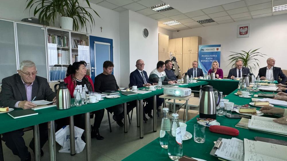 Zdjęcie galerii artykułu: Posiedzenie XIII Powiatowej Rady Rynku Pracy z dnia 08.01.2025 - Posiedzenie Powiatowej Rady Rynku Pracy - 1
