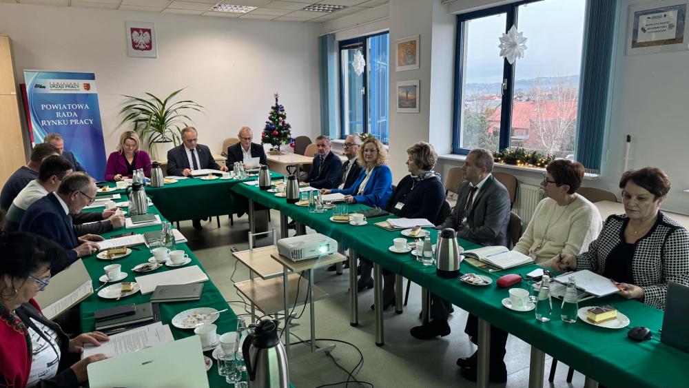 Zdjęcie galerii artykułu: Posiedzenie XIII Powiatowej Rady Rynku Pracy z dnia 08.01.2025 - Posiedzenie Powiatowej Rady Rynku Pracy - 2